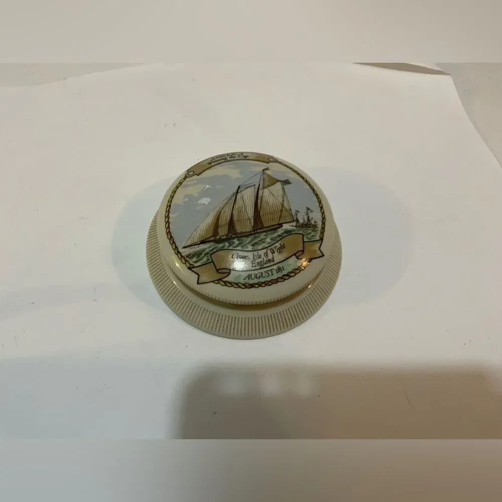 Vintage Ceramic Worlds Cup Sailing souvenir paperweigh Made in strattfordshire
